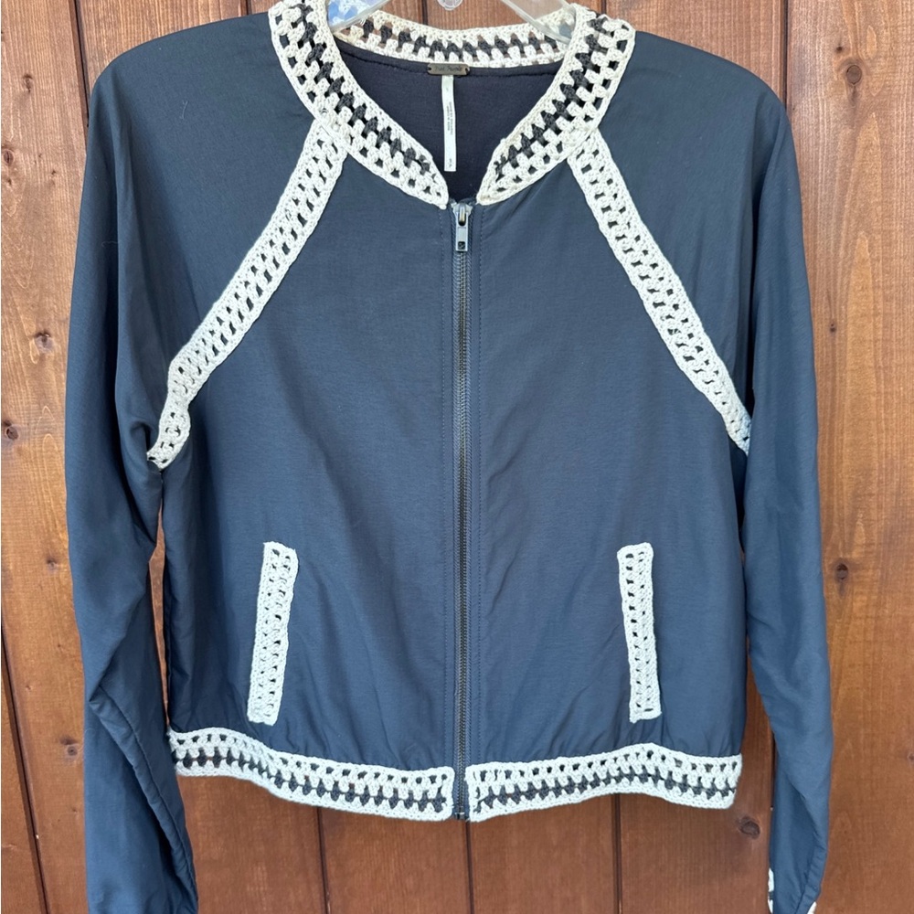 Free People Women's Jacket Cropped Lightweight Boho Crochet Trim Sz S/P Charcoal
